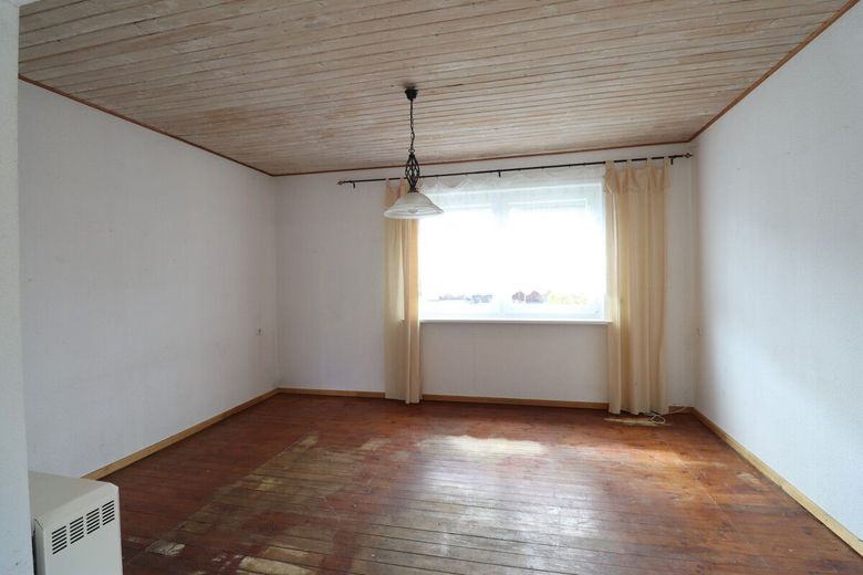 Holzhaus mit Geschichte und viel Potenzial in ruhiger Wohnlage von Bordesholm – Wohnbereich