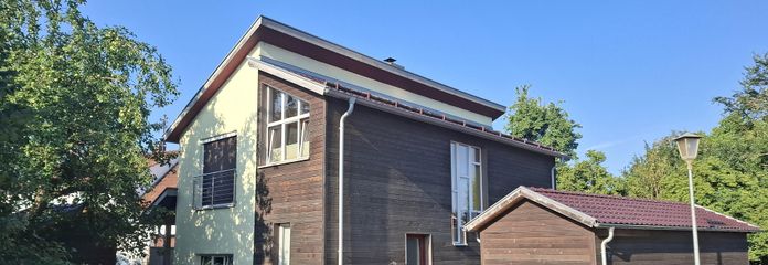 Ankommen. Durchatmen. Zuhause sein. Architektenhaus in ökologischer Holzbauweise – Ansicht Nord-Ost