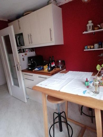 Sonnige 2-Zimmer-ETW, Balkon, 1.Etage, östl. Altstadt, v.privat – Küche2