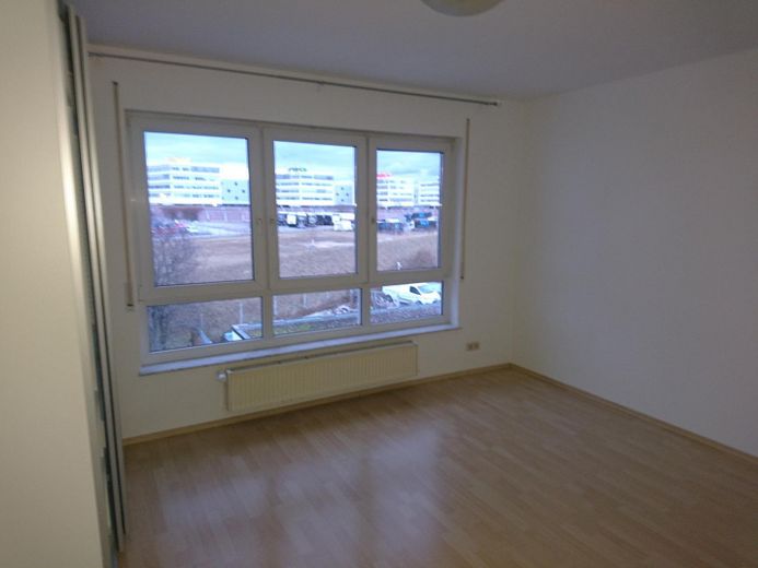 Helle schicke 2 Zimmer oberste Wohnung mit EBK u. tollem Bad in Filderstadt-Bernhausen – Schlafzimmer