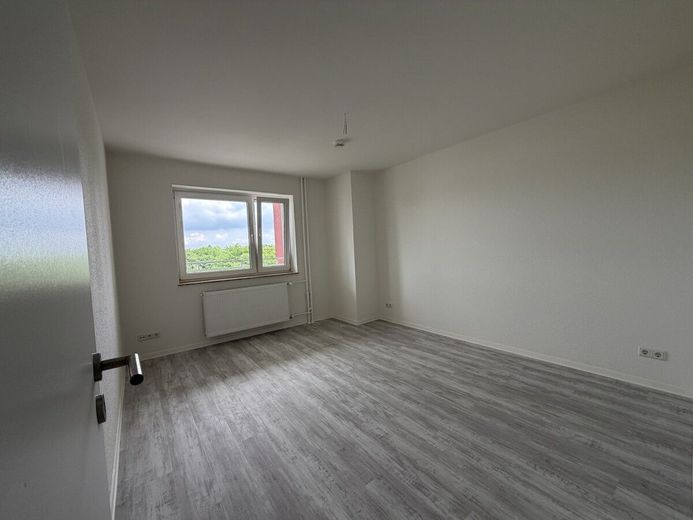 * Erstbezug nach Sanierung, 2 Zimmer Wohnung im 3. OG zu vermieten !!!* – Schlafzimmer