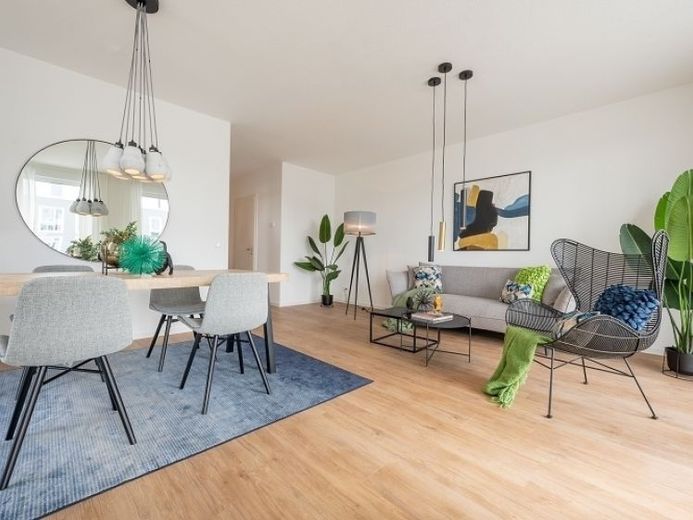 TOLLER PENTHOUSE-GRUNDRISS IN MODERNER WOHANLAGE IN HEPPENHEIM – Foto 1