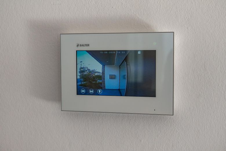Attraktive Maisonettewohnung mit Haus-im-Haus-Charakter, Dachloggia, Garage – Video-Sprechanlage