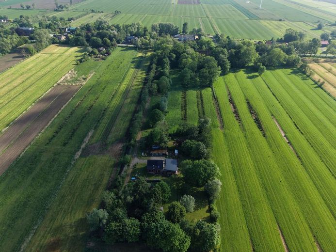 Historisches Landhaus in nahezu einzigartiger Alleinlage 
8.763 m² Grundstück | Energieklasse A – Luftaufnahme