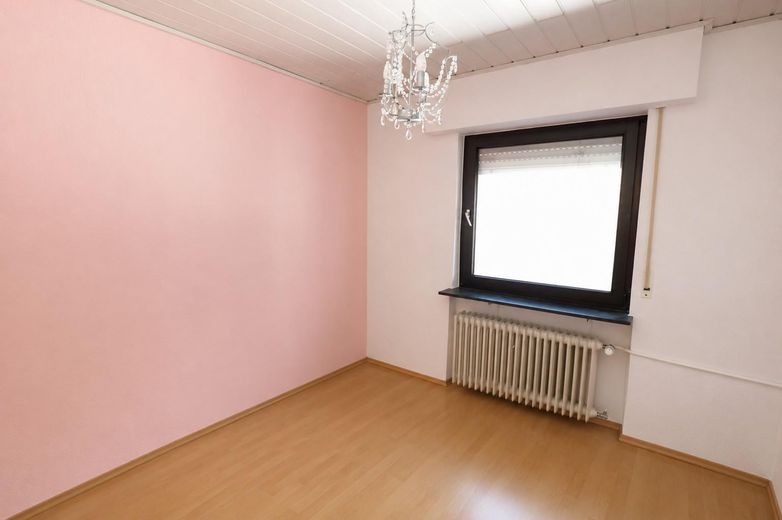 großzügige 3 Zimmer Wohnung mit Balkon – Zimmer 2
