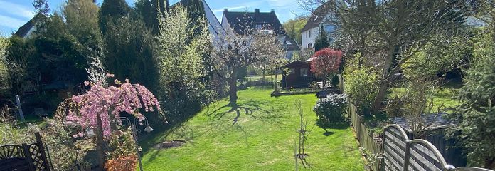 Gepflegtes Zweifamilienhaus in Essen-Kupferdreh – Blick vom OG in den Garten 