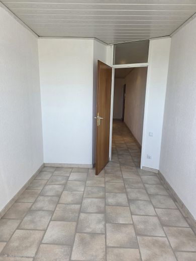 Renovierte 100 m² über den Dächern Rüttenscheids – Loggia, Lift & Fußbodenheizung – Foto 9