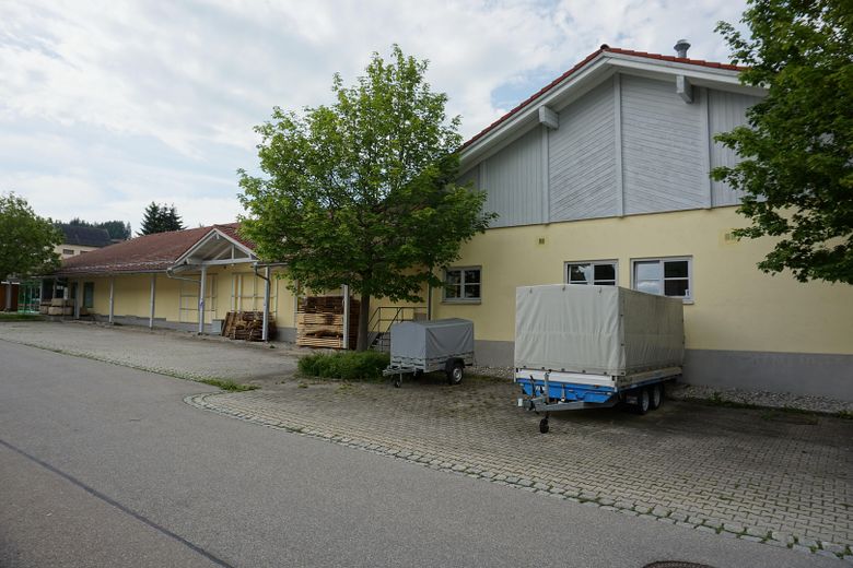 Gewerbefläche zu Vermieten **provisionsfrei** – Parkplatz