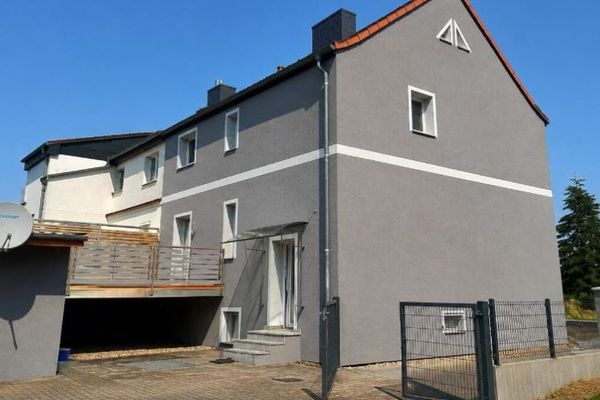 Zeitlos wohnen – hochwertige Doppelhaushälfte mit modernster Technik und unverbaubarem Ausblick