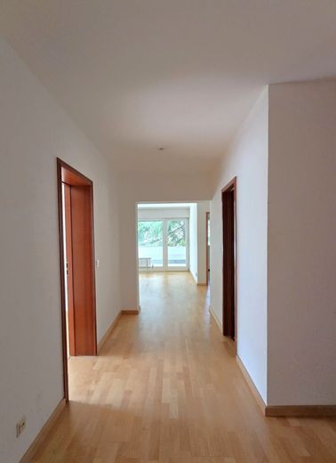 Wiesbaden: Top-Lage, beste Nachbarschaft, frische Luft, Ruhe plus Naturgeräusche pur! – "Entree"