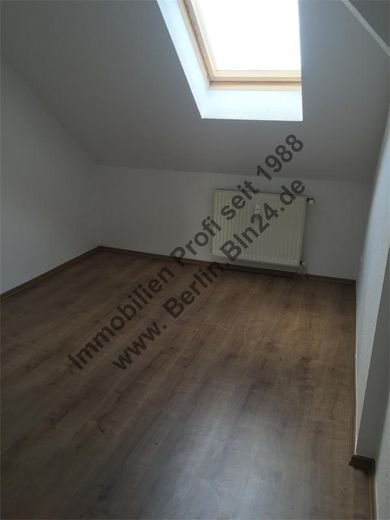 Wohnung mieten - -- Dachgeschoß Duschbad - ruhig schlafen zum Innenhof – 2-27.02.2016 080