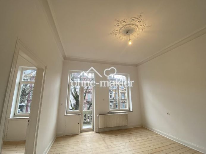 Stilvoll sanierter Altbau – 2 gleich große Zimmer | EBK, Balkon – Foto 1