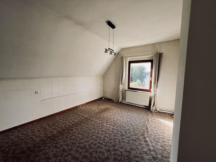 Budynek mieszkalny – Zimmer OG mit Warmluftschacht