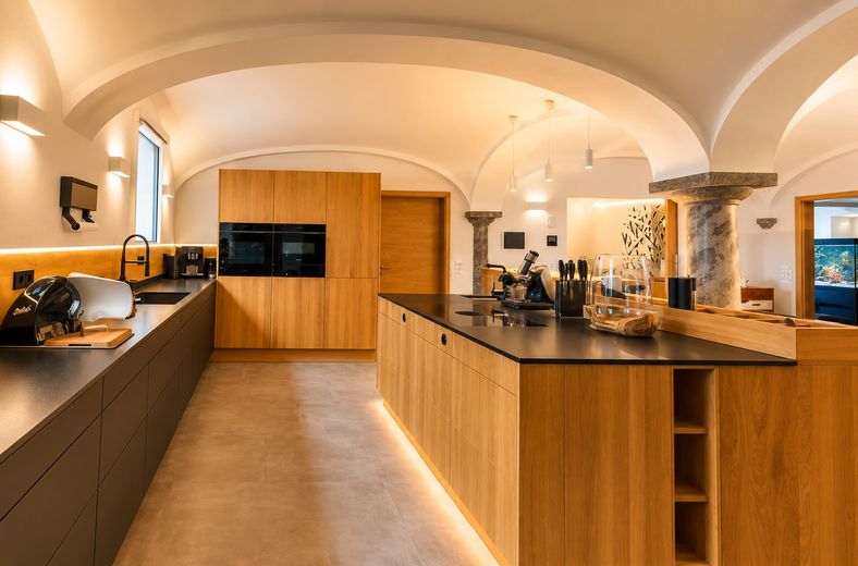 RENDITEOBJEKT* PERFEKT SANIERT* 6 EINHEITEN* nur 1.950.000€* – LUXUSKÜCHE