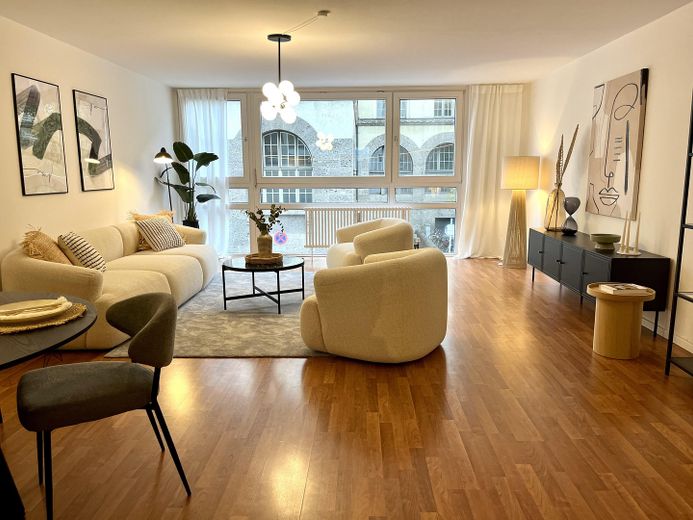 Zentrale Wohnung direkt an der LMU | Maxvorstadt | Perfekt für Familie oder WG (>3,8%) – Wohnzimmer / Schlafzimmer 3