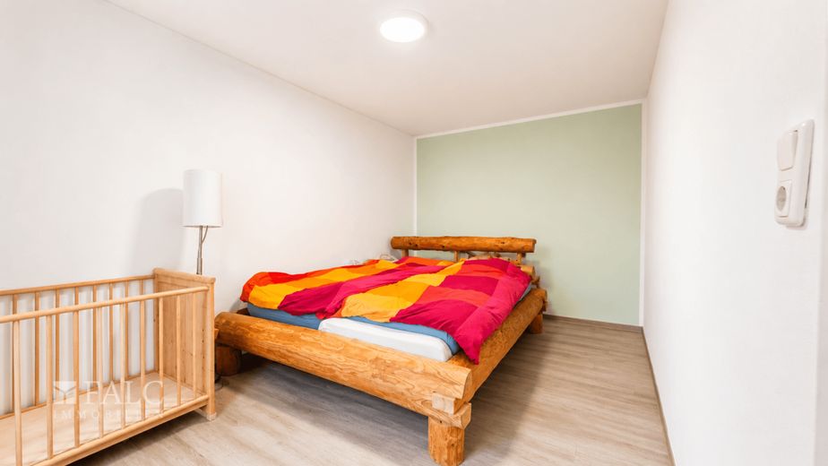 ***Ihr neues Zuhause: Gepflegte Doppelhaushälfte mit viel Platz und idyllischem Garten*** – Schlafzimmer EG