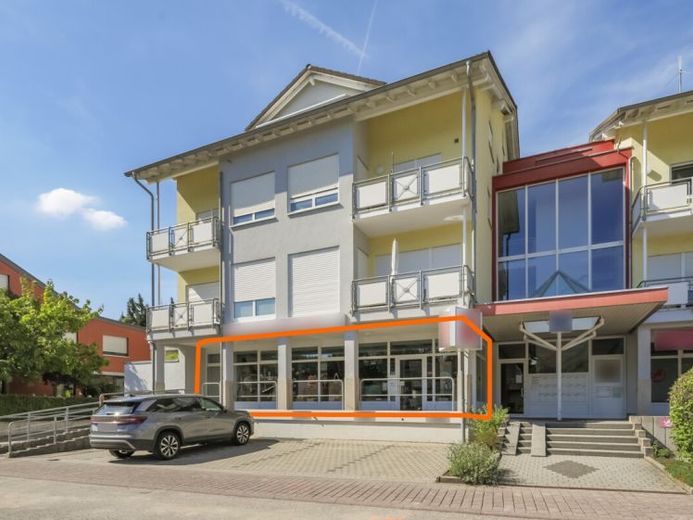 Invest with confidence – established pharmacy with long-term lease! – Photo 1