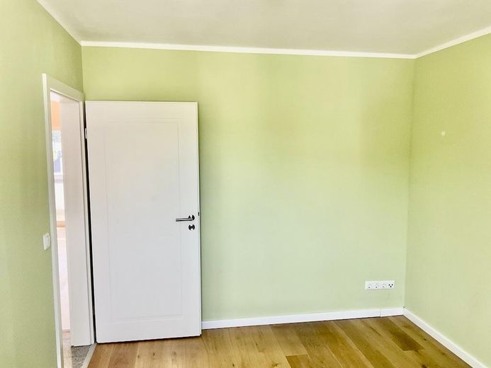 Gemütliche Dachgeschosswohnung in Ko-Metternich, provisionsfrei, mit Balkon und Garage – 2. Schlafzimmer