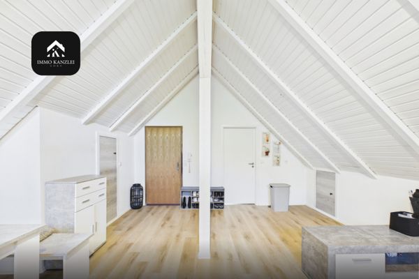 2-Zimmer-Dachgeschosswohnung in Oberschopfheim – Renoviert, hell & mit Stellplatz!