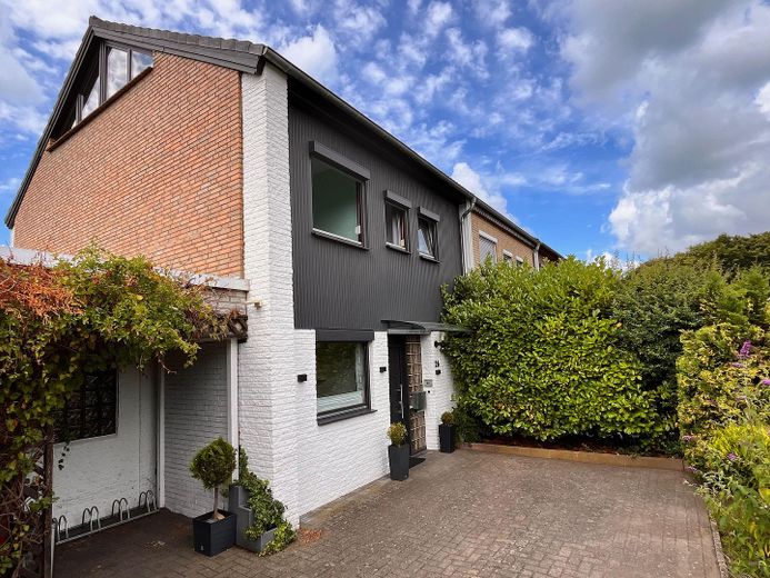 Gepflegtes Reihenendhaus mit Garten in Bremen-Huchting – Haupteingang 