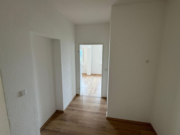 Moderne 3-Zimmer-Wohnung mit Seeblick & Balkon am Sorpesee – Foto 6