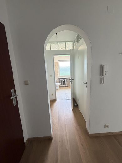 Mooie, ruime 3-kamerwoning 90m² met zuidwestbalkon en droomuitzicht in Rosenheim-Pang – Blick in die Bäder