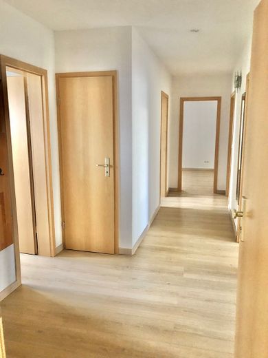 4-Zimmer Wohnung in bester Lage ab sofort bezugsfrei *PROVISIONSFREI* – Foto 4