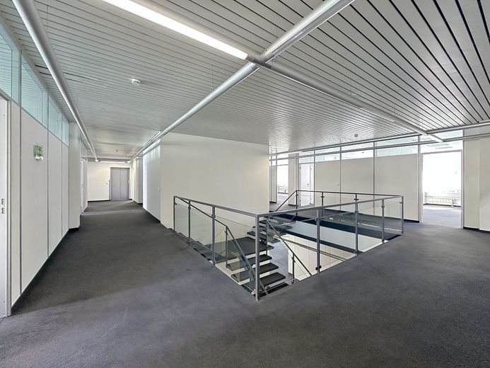 Neue Räumlichkeiten für Ihren Geschäftserfolg - Büroflächen in Vaihingen/- Möhringen – Flur