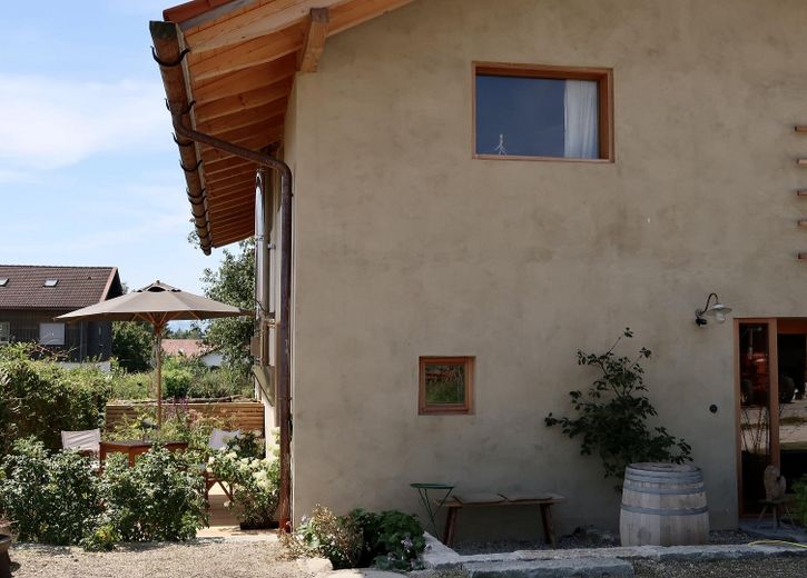 Besonderes Haus mit zeitloser Architektur & ELW am Simssee – Foto 3
