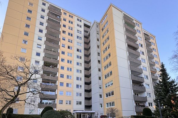 Nowoczesne mieszkanie 3-pokojowe z balkonem na 10. piętrze w Kolonii-Eil (Porz)