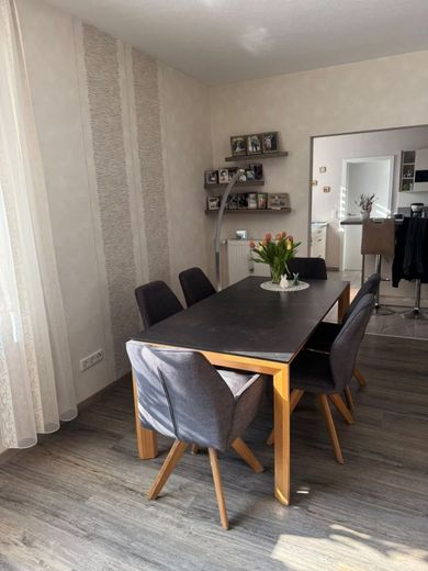 Zwei-Familien-Wohnhaus mit ausgebautem Dachgeschoss – Essbereich EG