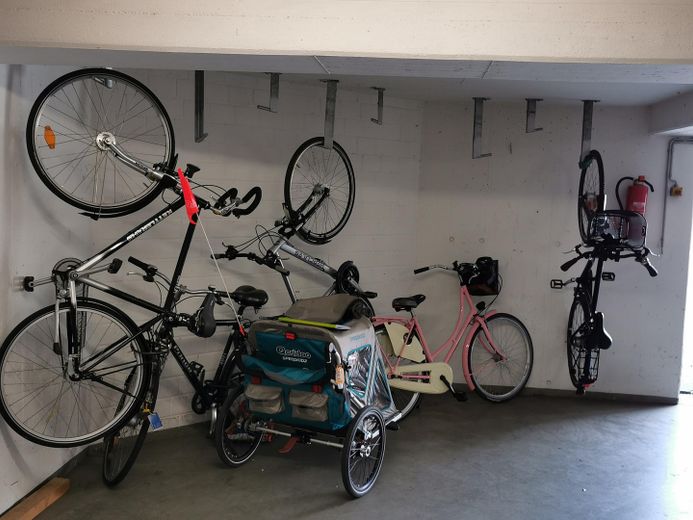 3-Zimmer-Penthouse mit Dachterrasse und Wintergarten in Köln-Wahn – Fahrradstellplatz