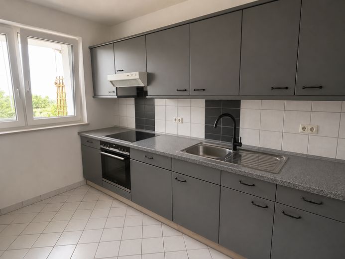 geräumige 3 Zimmer Wohnung mit Balkon und TG – Küche