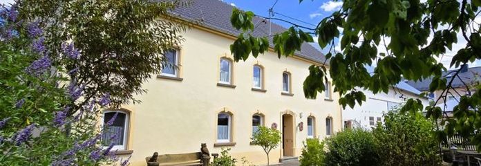 Historisches Hofanwesen mit Scheune, Großgarage & großem Grundstück in herrlicher Ortsrandlage