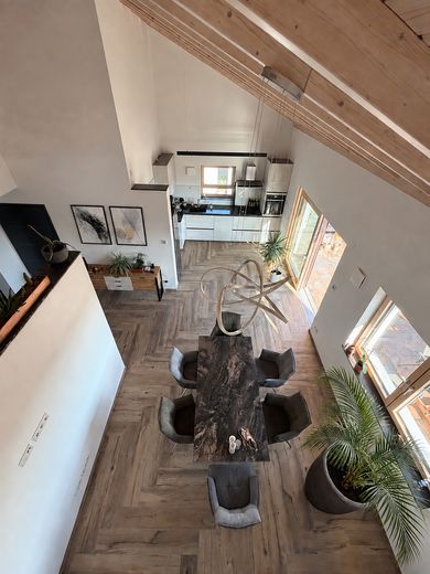 Hochwertige Neubauwohnung mit großzügiger Galerie in ZFH (möbliert) – Blick von Galerie