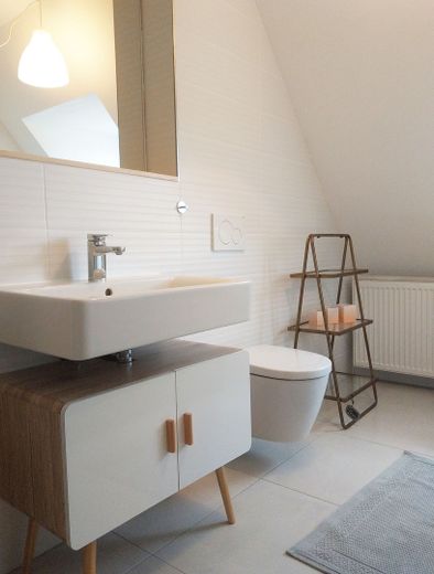 Exklusive, ruhige Wohnung in guter Lage – Badezimmer
