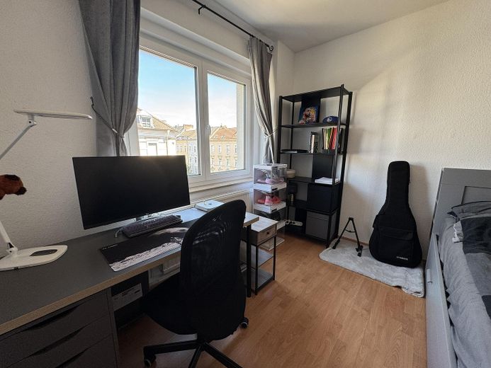 Provisionsfrei,renoviert,ruhig,95qm Wohnung 3,5 Zimmer+Küche mit EBK,Tageslichtbad,Südbalkon – Gäste-/Kinderzimmer