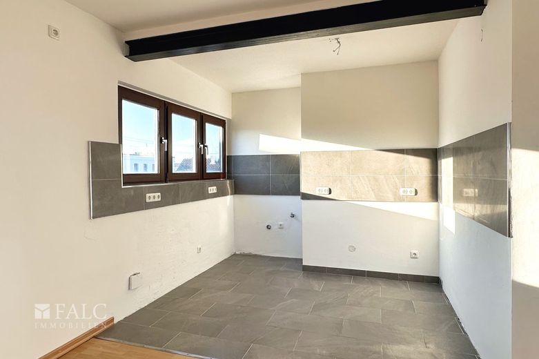 Dachgeschosswohnung mit Stellplatz in ruhiger Lage von Köln-Lövenich – Küche