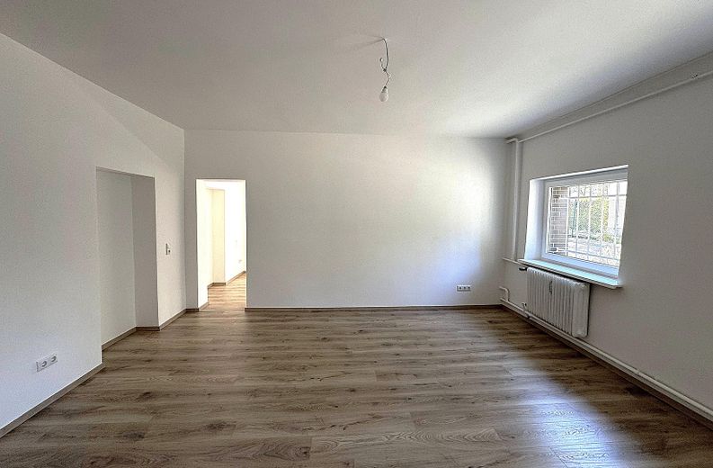 Sanierter Erstbezug- sehr helle 2-Zimmerwohnung, auch als Gewerbe nutzbar – Schlafzimmer
