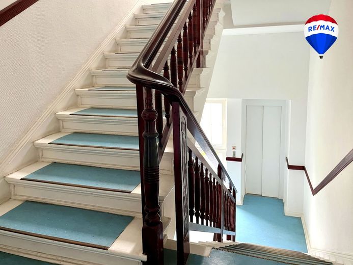 Provisionsfrei: Bezugsfertige, moderne 2-Zimmer-Wohnung mit Balkon &amp; Fahrstuhl  in Berlin Spandau – Hausflur mit Sicht auf den Fahrstuhl