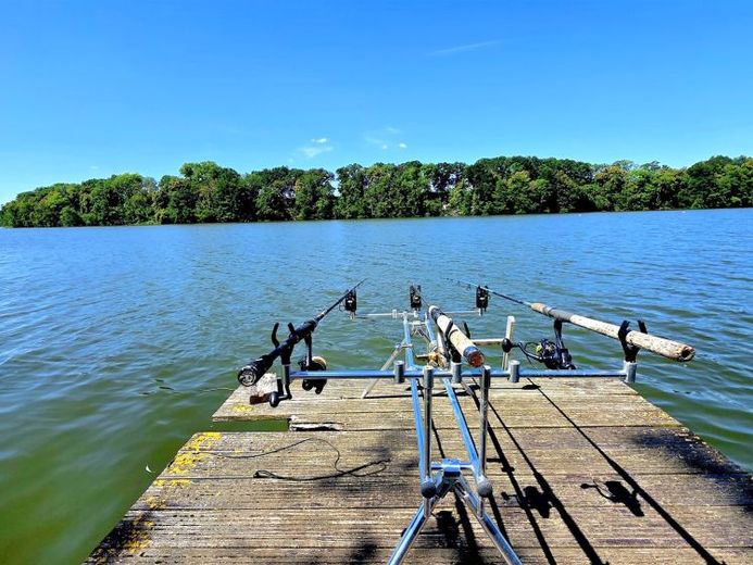 Seegrundstück mit eigenem Anleger – seltene Gelegenheit am Cramoner See – Foto 1