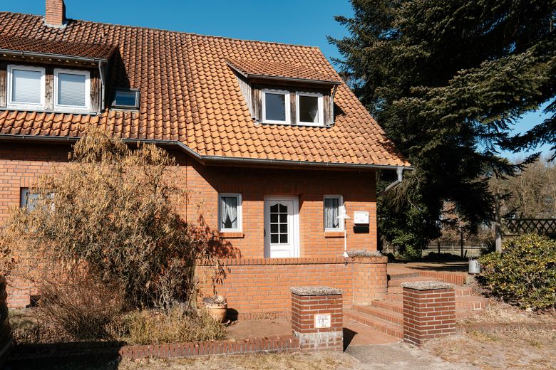 Provisionsfrei ins Familienglück: Traumhaftes Generationenhaus im Grünen mit viel Platz! – Foto 6