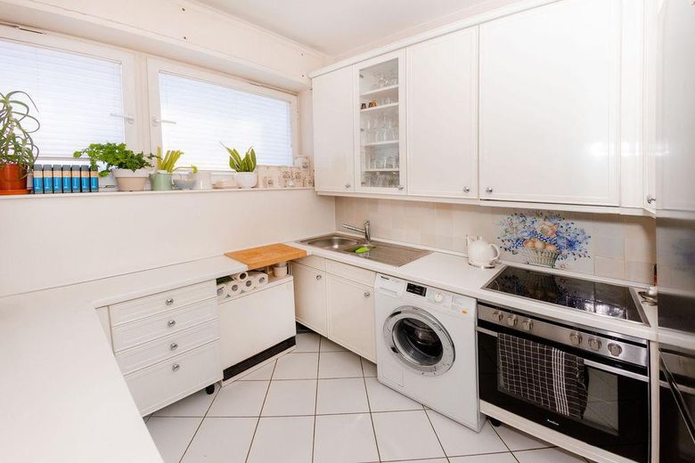 Voll ausgestattete Miele-Küche