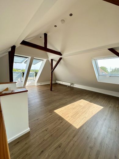Hochwertig sanierte 4-Zimmer-Maisonette | 110 m² | 2 Bäder | Balkon | ruhige Lage an den Mainwiesen – Dachgeschoss