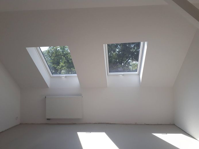 شقة من غرفتين، مدفأة، مطبخ مجهز / 790 EUR شامل التدفئة – Schlafzimmer
