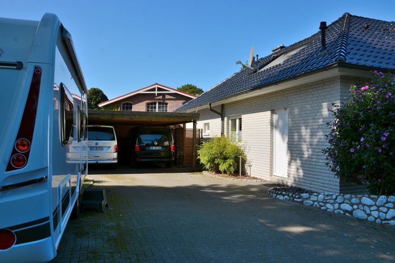 Carport / Parkplatz