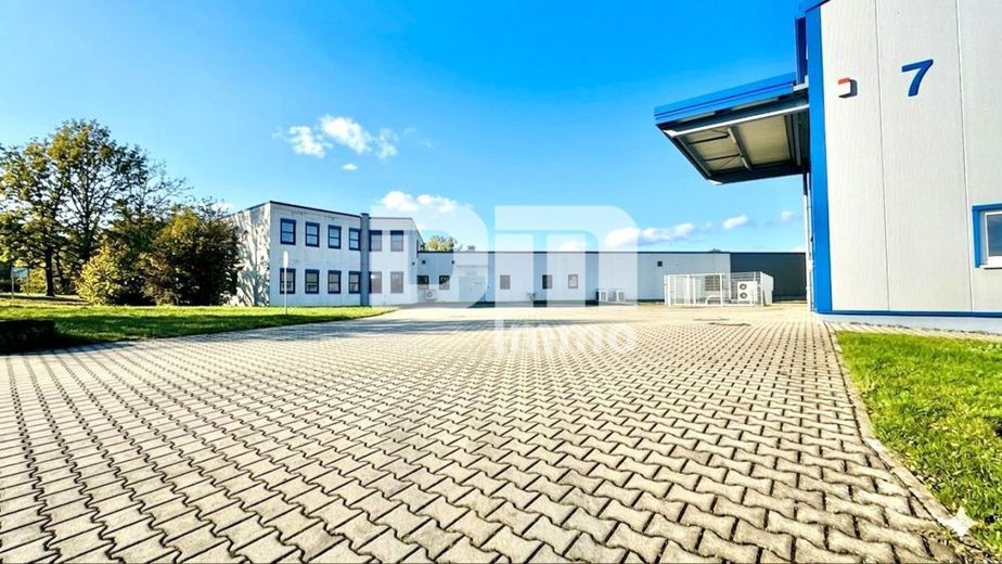 Vielseitiger Gewerbekomplex Halle + Büro / Freifläche - Top Infrastruktur direkt am A44 / A49 Kreuz – Freiflächen / Gemeinschaftszufahrt zur Halle