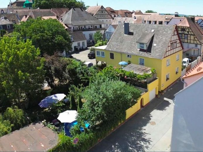 Charmantes Mehrfamilienhaus im Herzen der Altstadt von Bad Windsheim – Photo 1