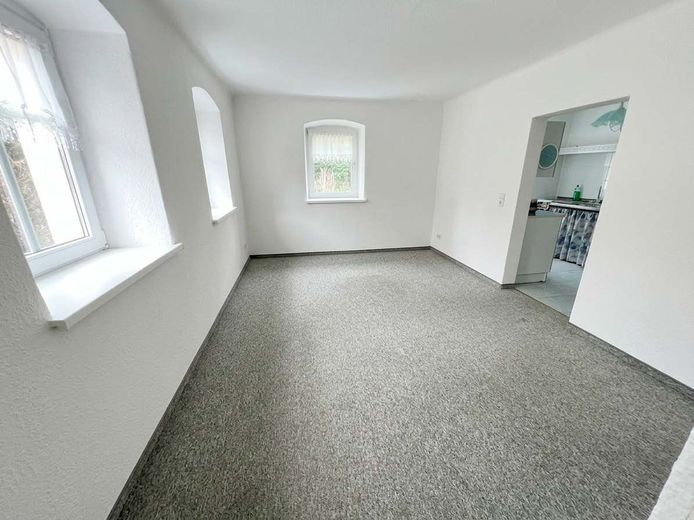 RUHIGES WOHNEN AM STADTRAND – Raumansicht