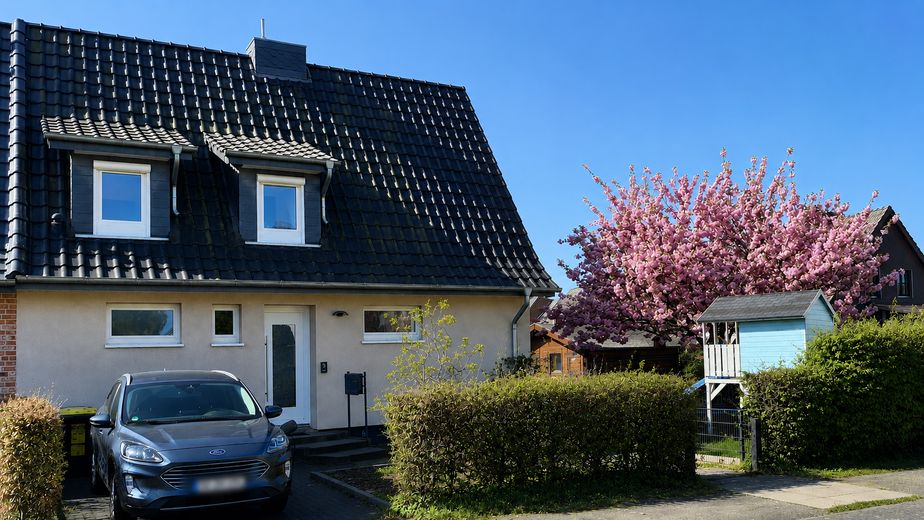 Modernisierte Doppelhaushälfte mit Sonnenterrasse – provisionsfrei – Außen I